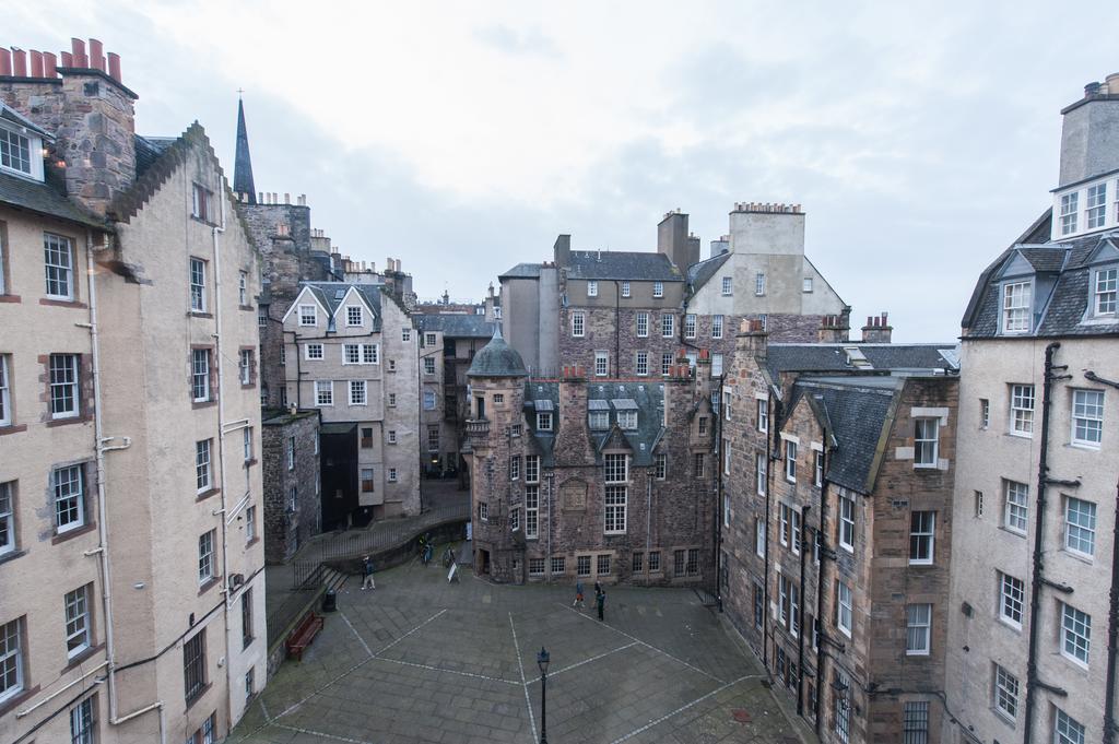 Writers View, Royal Mile Apartment Edinburgh Ruang foto