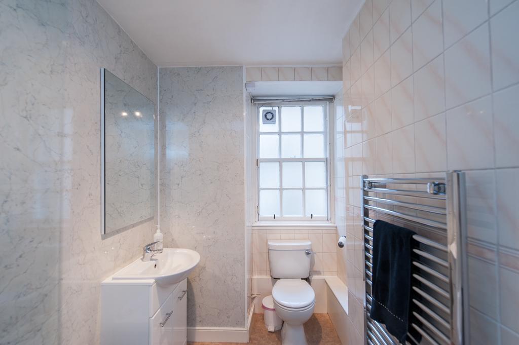 Writers View, Royal Mile Apartment Edinburgh Ruang foto